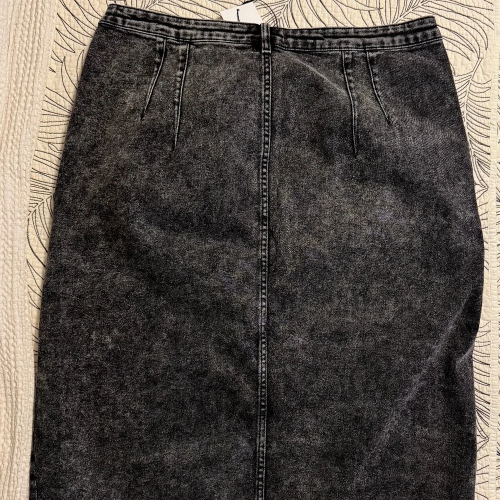 Showpo Midi denim skirt - Picture 3 of 6